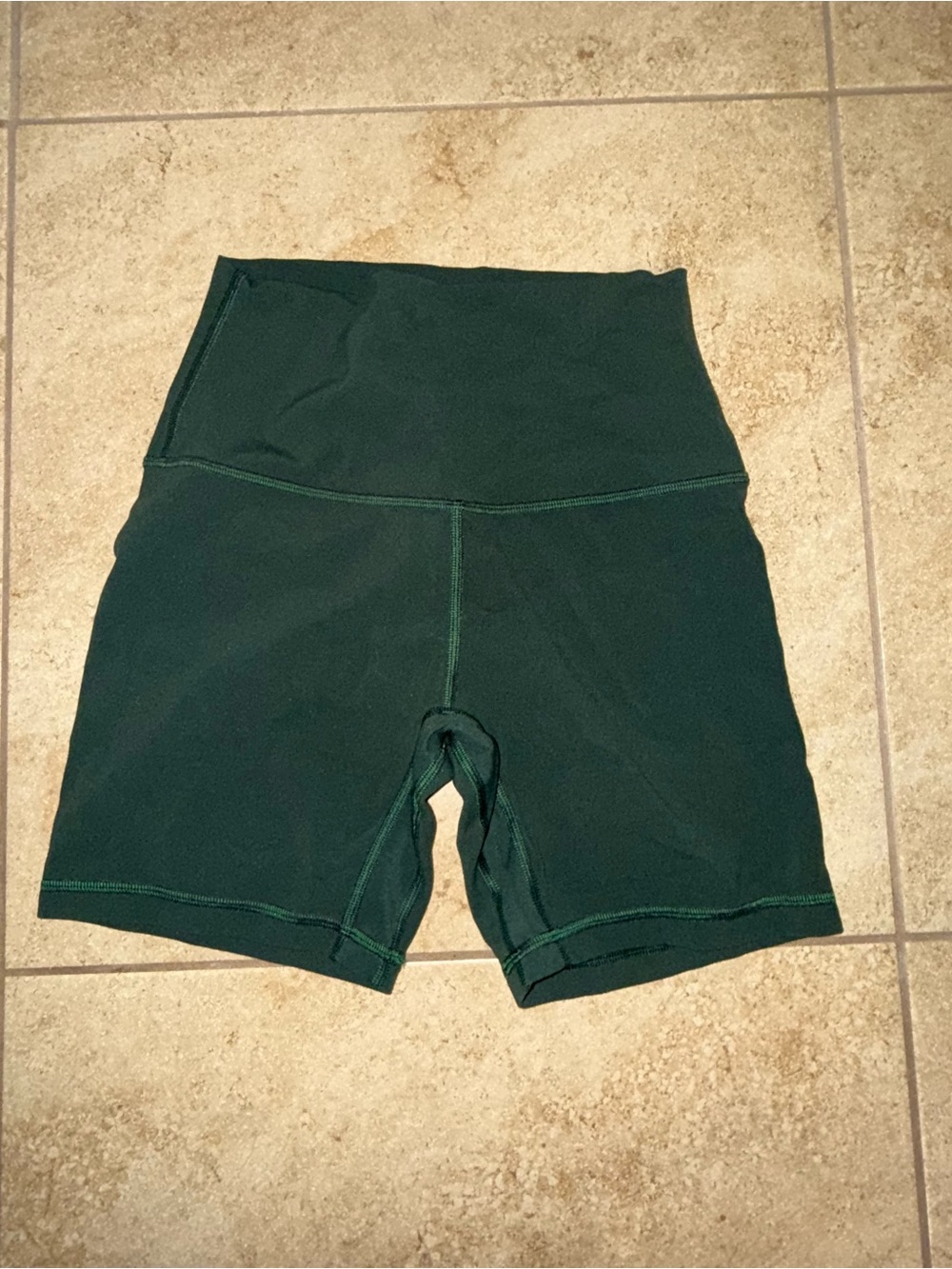 Lululemon forrest green Align biker shorts size 2